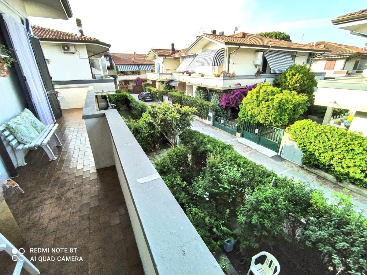 Tra Puccini Ed Il Mare Apartment