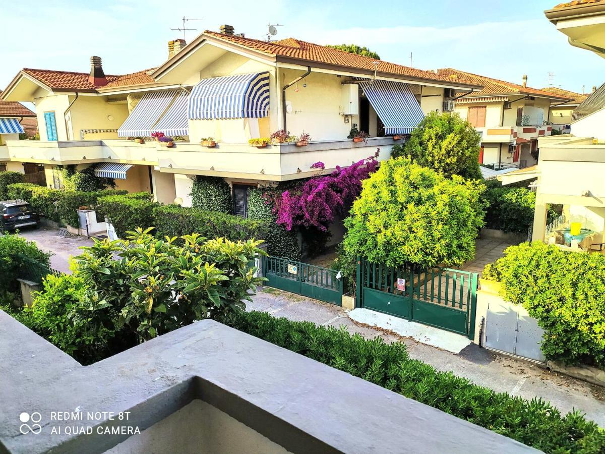 Tra Puccini Ed Il Mare Apartment